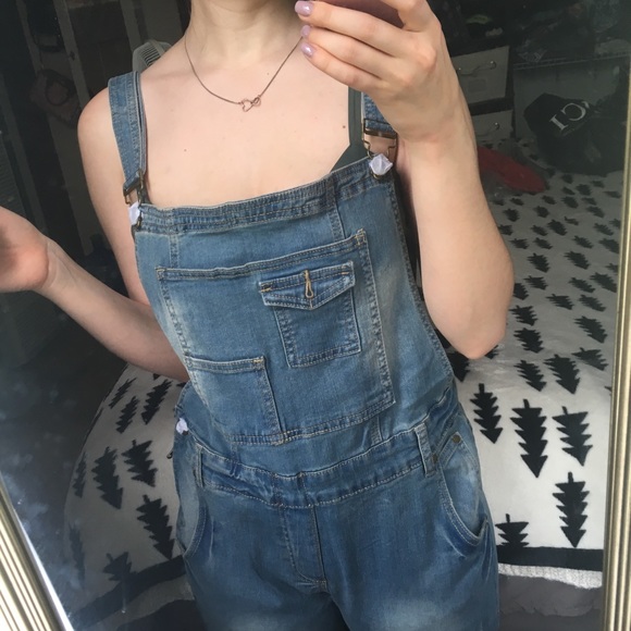 Sold - Picture 3 of 5